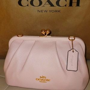 COACH  ☆NWOT☆ NORA KISSLOCK  PALE PINK ☆NEVER USED☆